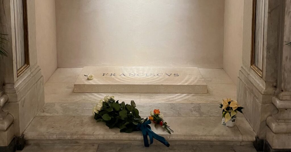 tumba del papa francisco